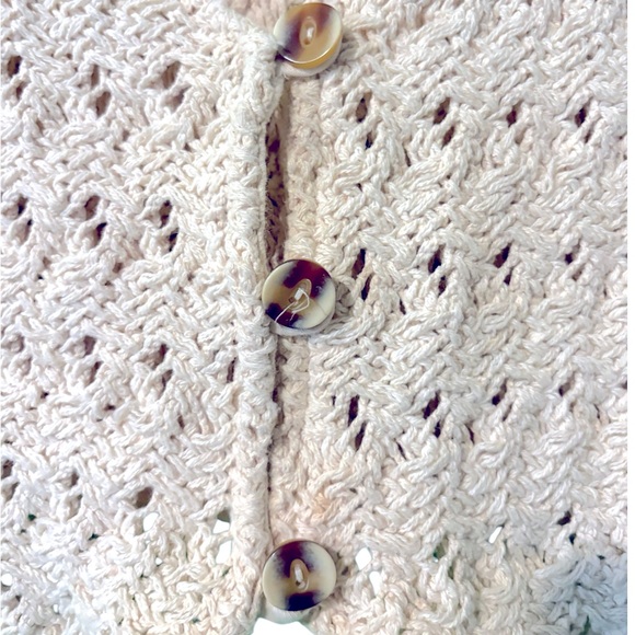 Vintage Women’s Crocheted Cream Cropped Vest Hippie Boho - Picture 5 of 12